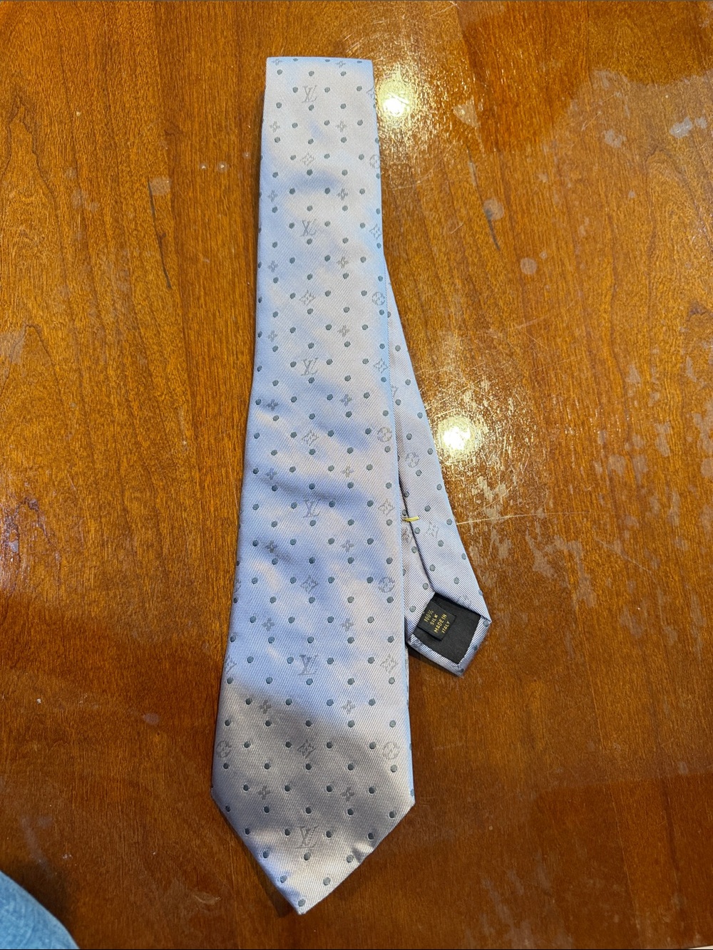 Light purple Men's Silk Tie with Subtle Pattern